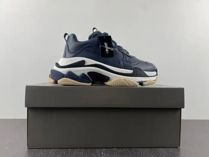 Rep TBK BLCG TRIPLE S SNEAKER 536737 W2FAD 4197 0131