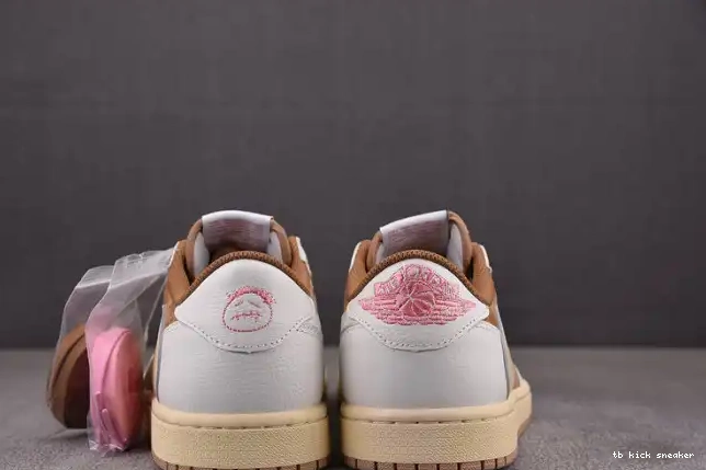 Rep TBK SP x DM7866-106 Low 1 OG AJ Travis Scott 0208